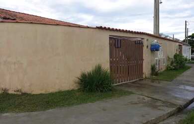 Imagem: A casa possui 2 Dormitórios, 1 Banheiro, 3 Vagas na garagem