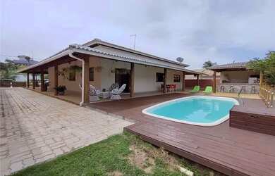 Imagem: A casa em condomínio possui 4 Dormitórios, 5 Banheiros, 4