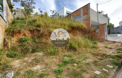 Imagem: O terreno à venda possui e está localizado em Portal do Sol