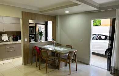 Imagem: A casa em condomínio possui 2 Dormitórios, 3 Banheiros, 4