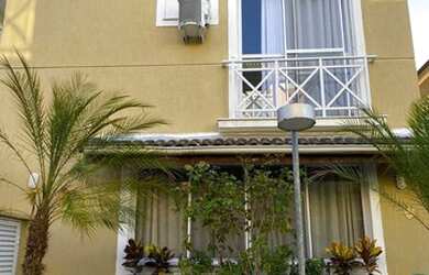 Imagem: A casa em condomínio possui 4 Dormitórios, 5 Banheiros, 3