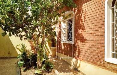 Imagem 2: Casa Padrão em Jundiaí. Varanda, 126m² de Área, 3 Vagas na garageme2...