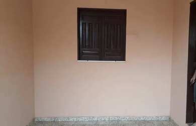 Imagem: A casa possui 2 Dormitórios, 1 Banheiro, 1 Vaga na garagem