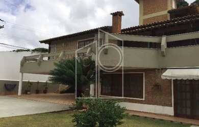 Imagem 14: Casa Sobrado em Jundiaí. Piscina, Churrasqueira, VarandaeGuarda roupa