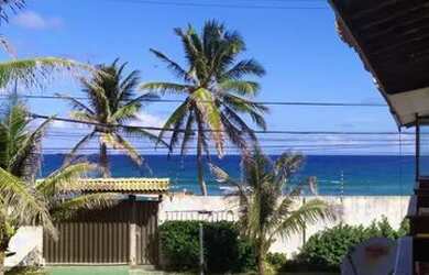 Imagem: A casa em condomínio para alugar possui 3 Dormitórios, 3 Banheiros