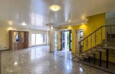 Imagem: A casa possui 5 Dormitórios, 5 Banheiros, 5 Vagas na garagem