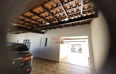 Imagem: A casa à venda possui 2 Dormitórios, 2 Banheiros, 3 Vagas