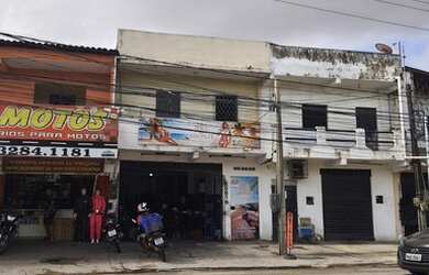 Imagem: A casa possui 3 Dormitórios, 3 Banheiros, 3 Vagas na garagem