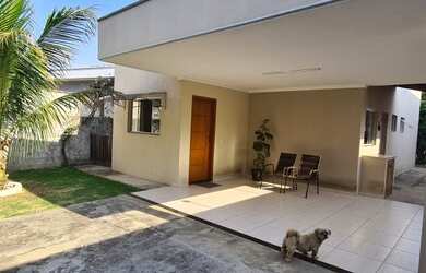 Imagem: A casa possui 3 Dormitórios, 4 Banheiros, 4 Vagas na garagem