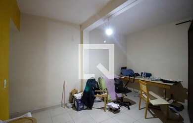 Imagem: A casa possui 1 Dormitório, 1 Banheiro, 1 Vaga na garagem