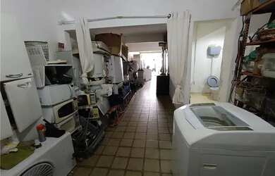 Imagem: A casa possui 3 Dormitórios, 4 Banheiros, 1 Vaga na garagem