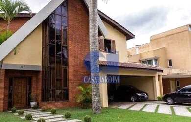 Imagem: A casa em condomínio possui 4 Dormitórios, 4 Banheiros, 2