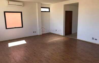 Imagem: O depósito possui 1 Vaga na garagem, 54m² de Área e está