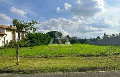 Imagem: O terreno possui 800m² de Área e está localizado em Bairro