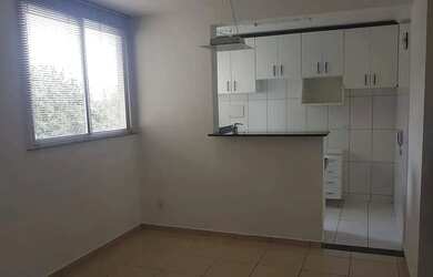 Imagem: O apartamento possui 2 Dormitórios, 1 Banheiro, 1 Vaga na garagem