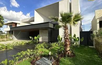 Imagem: A casa em condomínio possui 4 Dormitórios, 5 Banheiros, 4