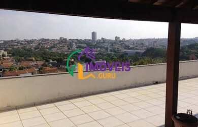 Imagem: A casa possui 3 Dormitórios, 3 Banheiros, 2 Vagas na garagem