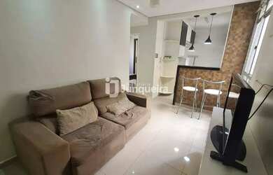 Imagem: O apartamento possui 2 Dormitórios, 1 Banheiro, 1 Vaga na garagem