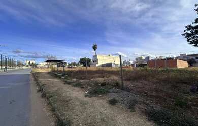 Imagem: O terreno possui 394m² de Área, Imóvel novo e está localizado