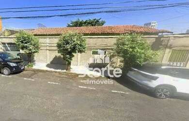 Imagem: O depósito possui 2 Vagas na garagem, 230m² de Área e está