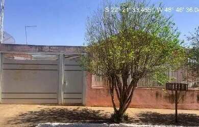 Imagem: A casa em condomínio possui 3 Dormitórios, 2 Banheiros, 182m²