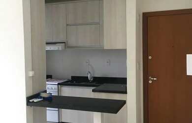 Imagem: O apartamento possui 2 Dormitórios, 1 Banheiro, 1 Vaga na garagem