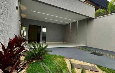 Imagem: A casa possui 3 Dormitórios, 4 Banheiros, 3 Vagas na garagem