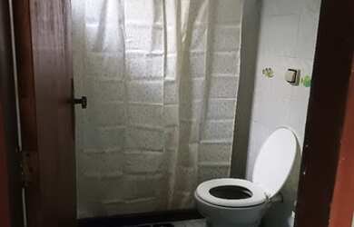 Imagem: A casa possui 2 Dormitórios, 1 Banheiro, 140m² de Área e