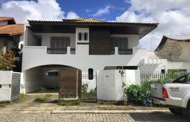 Imagem: A casa em condomínio possui 4 Dormitórios, 5 Banheiros, 5