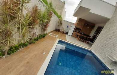 Imagem: A casa em condomínio possui 3 Dormitórios, 3 Banheiros, 4