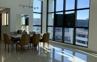 Imagem: O apartamento na cobertura à venda possui 4 Dormitórios, 5