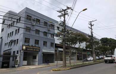 Imagem: O depósito possui 990m² de Área e está localizado em Centro