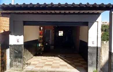 Imagem: A casa possui 5 Dormitórios, 5 Banheiros, 3 Vagas na garagem