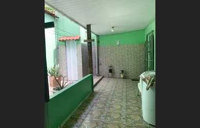 Imagem: A casa possui 2 Dormitórios, 2 Banheiros, 1 Vaga na garagem