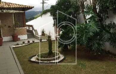 Imagem 5: Casa Sobrado em Jundiaí. Piscina, Churrasqueira, VarandaeGuarda roupa