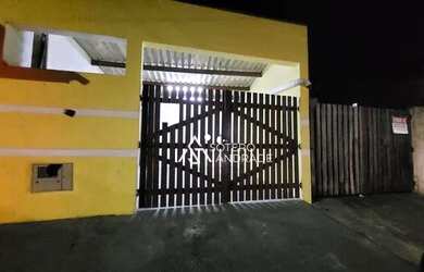 Imagem: A casa possui 1 Dormitório, 1 Banheiro, 2 Vagas na garagem