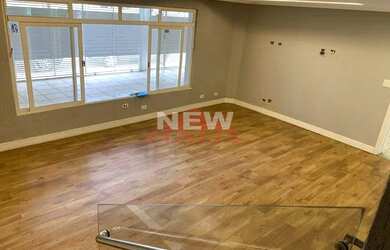 Imagem: O depósito possui 5 Vagas na garagem e 321m² de Área e está