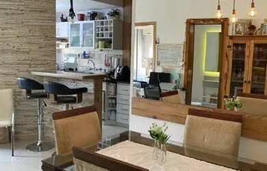 Imagem: O apartamento possui 1 Dormitório, 1 Banheiro, 2 Vagas na garagem