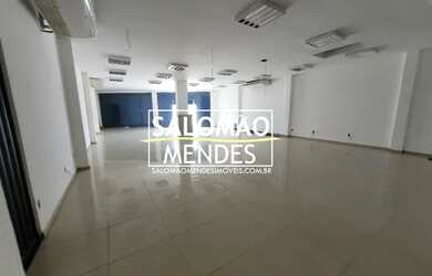 Imagem: O depósito possui 5 Vagas na garagem, 1.300m² de Área e