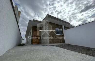 Imagem: A casa possui 3 Dormitórios, 1 Banheiro, 1 Vaga na garagem