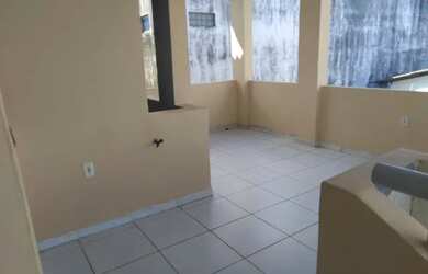 Imagem: A casa possui 2 Dormitórios, 3 Banheiros, 2 Vagas na garagem