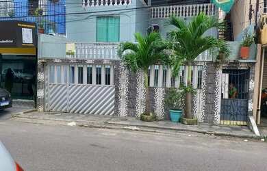 Imagem: A casa possui 5 Dormitórios, 5 Banheiros, 2 Vagas na garagem