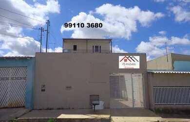 Imagem: A casa possui 4 Dormitórios, 3 Banheiros, 3 Vagas na garagem