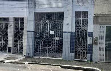 Imagem: A casa possui 3 Dormitórios, 2 Banheiros, 1 Vaga na garagem