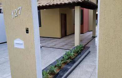 Imagem: A casa possui 3 Dormitórios, 3 Banheiros, 3 Vagas na garagem