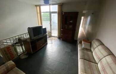 Imagem: A casa possui 2 Dormitórios, 2 Banheiros, 2 Vagas na garagem