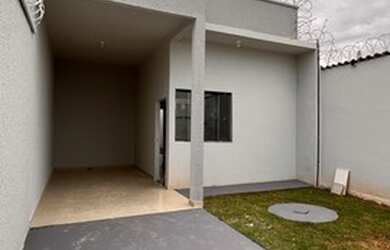 Imagem: A casa possui 2 Dormitórios, 3 Banheiros, 3 Vagas na garagem