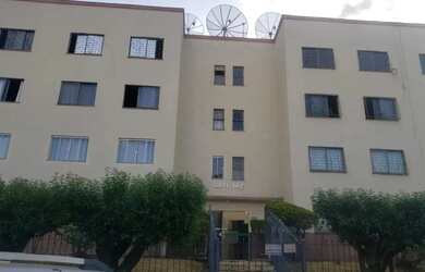 Imagem: O apartamento possui 2 Dormitórios, 1 Banheiro, 1 Vaga na garagem