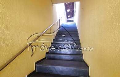 Imagem: O apartamento possui 3 Dormitórios, 1 Banheiro, 1 Vaga na garagem