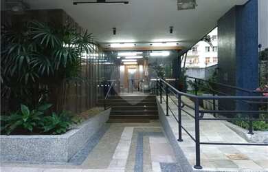 Imagem: O depósito possui 1 Vaga na garagem, 50m² de Área e está